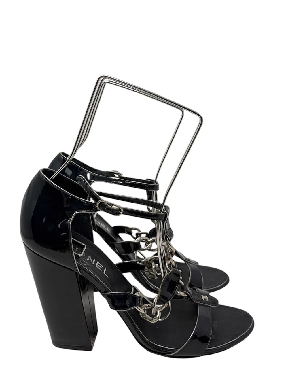 Chanel CC Patent Leather T Strap Silver Chain Accent Navy Blue Sandals Size 40